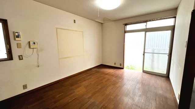 豊中市清風荘１丁目　中古戸建住宅の居間・リビング|リビングダイニングルームです。