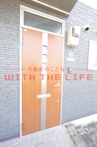 E.M.N.T【キャッシュバック対象物件】の玄関|明るい玄関です