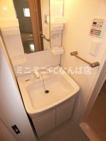 オリエンタル南堀江の独立洗面台