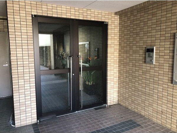 ヴェルディー橘のエントランス