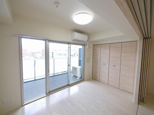 サンソレイユ新大宮の寝室