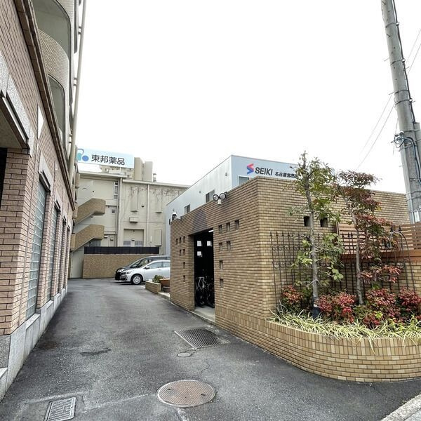 ベルメゾン花筐の駐車場