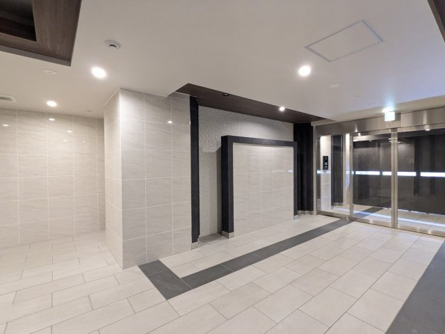 エムブイインプ新大阪のロビー