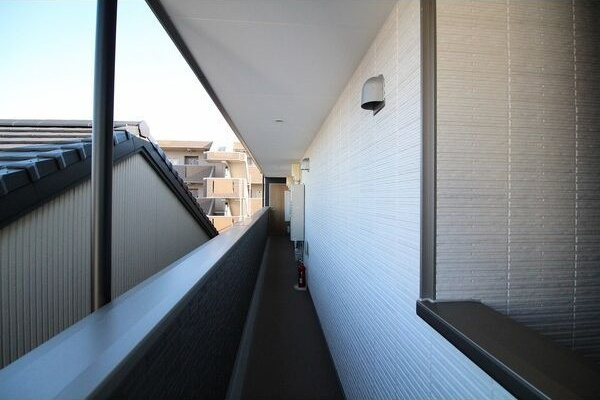 LE COCON 東中島町の玄関