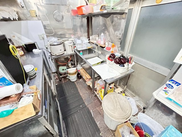 やすらぎビルのキッチン