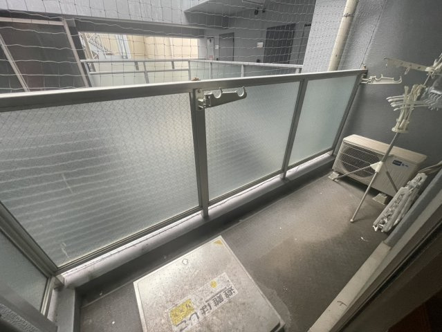 コスモフォーラム四条のバルコニー