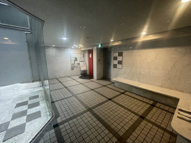 コスモフォーラム四条のロビー