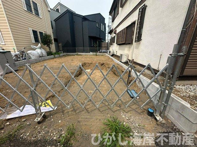 茅ヶ崎市東海岸北4丁目　　新築戸建の駐車場|7月17日撮影　工事中　駐車スペース