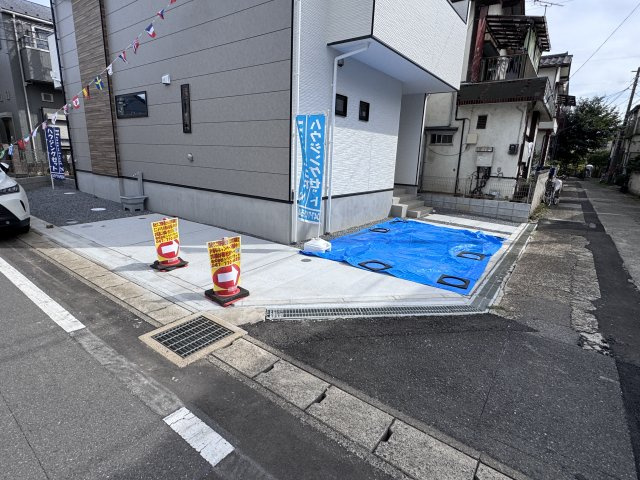 松戸市栄町８丁目新築戸建【旭町小学校：5分】の駐車場|駐車スペース・2台駐車可
