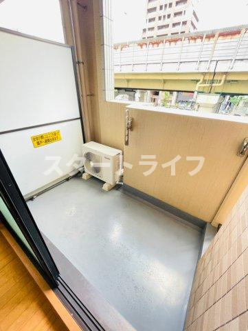 大阪市淀川区東三国４丁目の賃貸マンションのバルコニー
