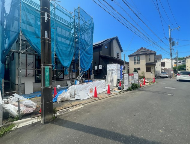 多摩市一之宮６期の前面道路含む現地写真