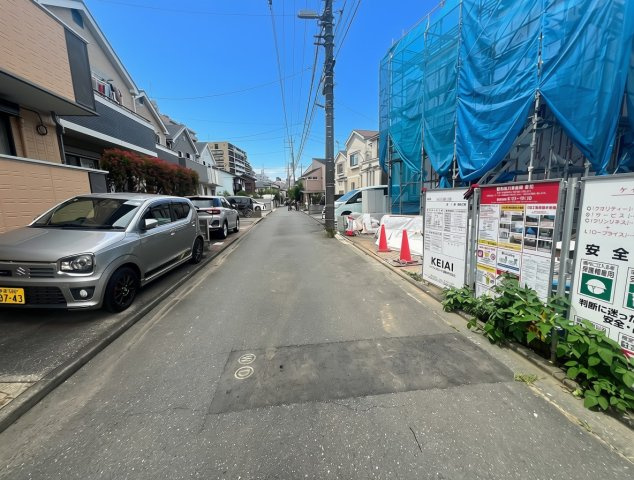 多摩市一之宮６期の前面道路含む現地写真