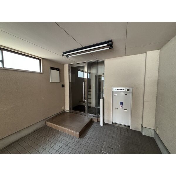 大阪市阿倍野区阪南町５丁目の店舗事務所のロビー