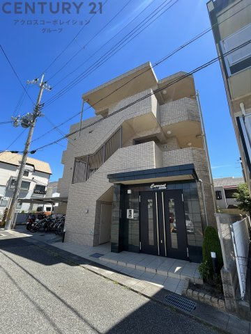 オートロック、防犯カメラ完備☆