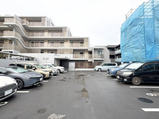 【外観】 | ジオ石神井公園　（保谷店） | スーパー徒歩2分、コンビニ徒歩4分の近さですので毎日のお買い物も快適。
