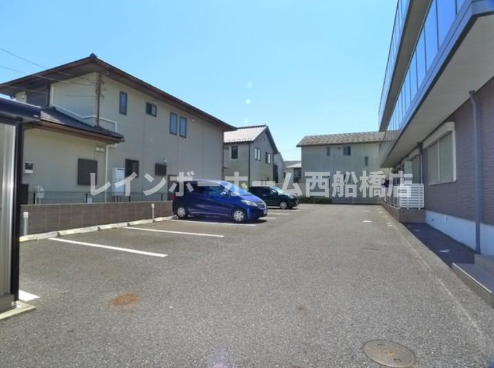 ジェンティーレⅣの駐車場