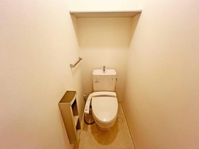 ヴィターレ日比野のトイレ|落ち着いた色調のトイレです