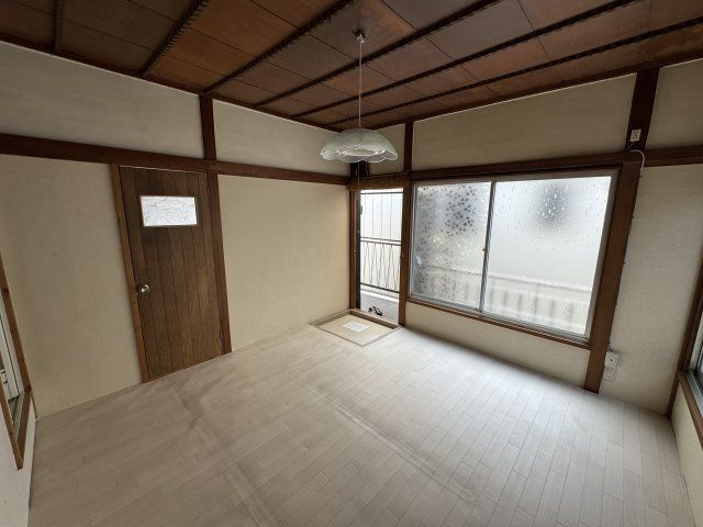 セトル栄の洋室