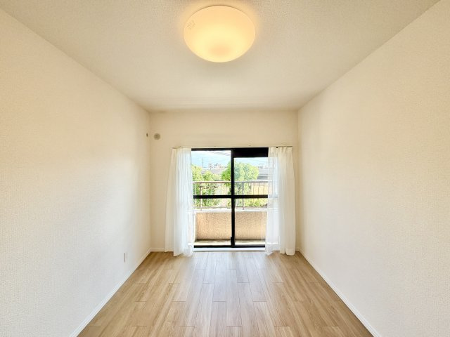 三旺マンション城山の洋室|洋室①

