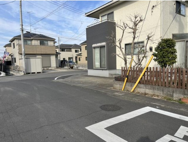 太田市 東長岡町（韮川駅） 2階建 ４ＬＤＫの前面道路含む現地写真