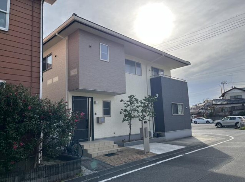 太田市 東長岡町（韮川駅） 2階建 ４ＬＤＫの外観