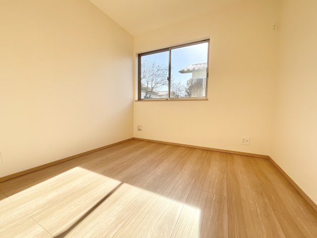 千葉市若葉区西都賀5丁目1382番の洋室|建築施工例