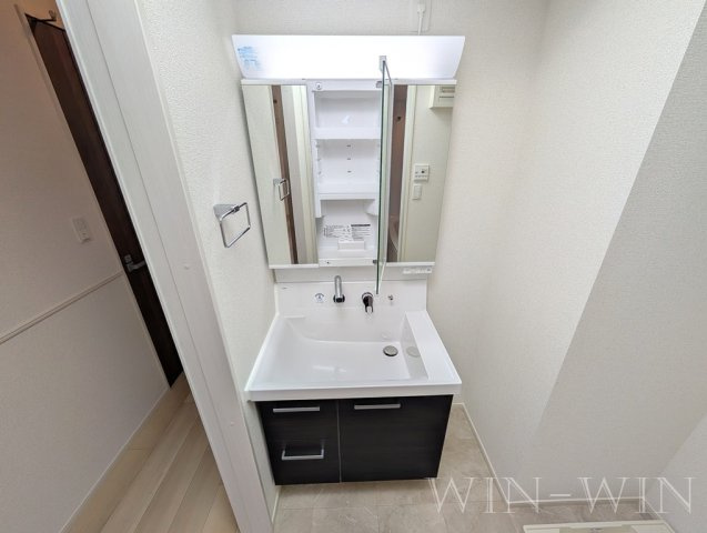 フィグ新栄 Ⅱの独立洗面台|イメージ（同施工会社同一モデルの写真です）