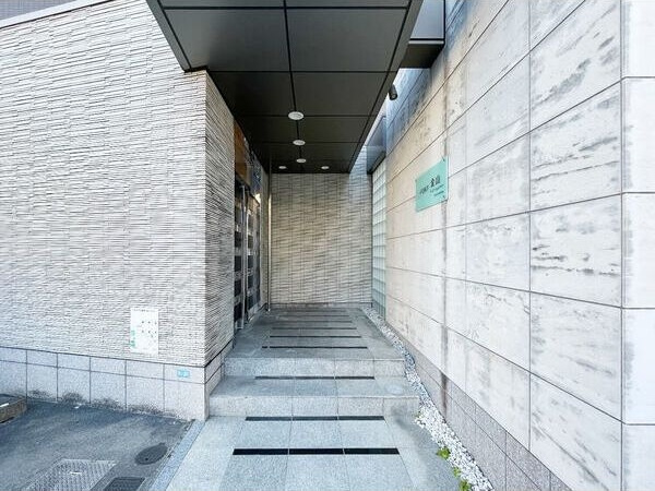 S-FORT金山のエントランス|建物の内部です