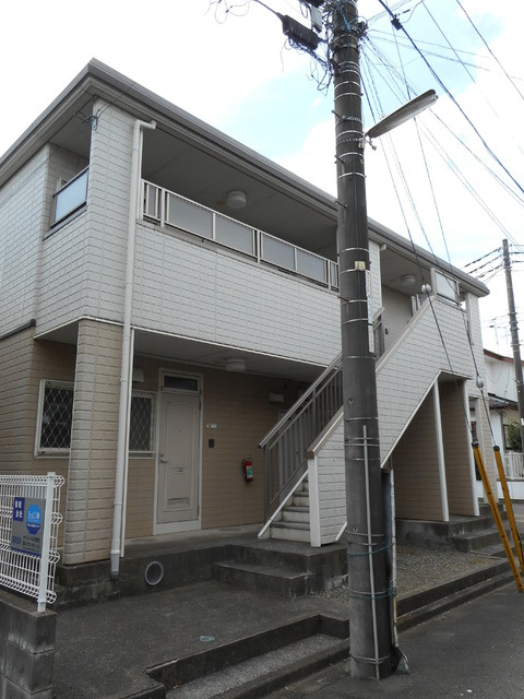 シティハイム　ハイツモチダのロビー|角地にあり日当たり良好