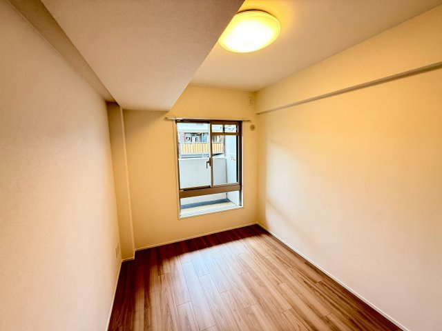 ペルル京都南　高倉通の洋室