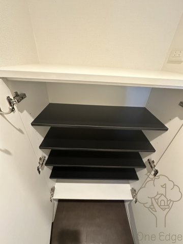 APRILE南森町の玄関