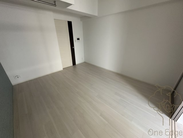 APRILE南森町の居間・リビング