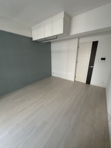 APRILE南森町の居間・リビング