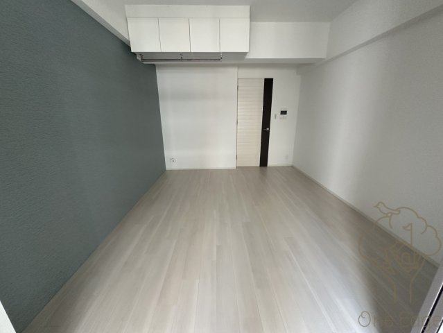 APRILE南森町の居間・リビング