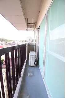 川崎市多摩区菅北浦２丁目の賃貸マンションのバルコニー