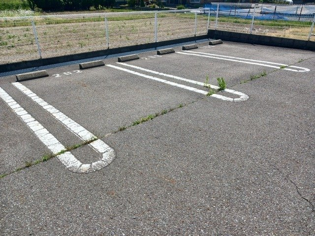 【駐車場】