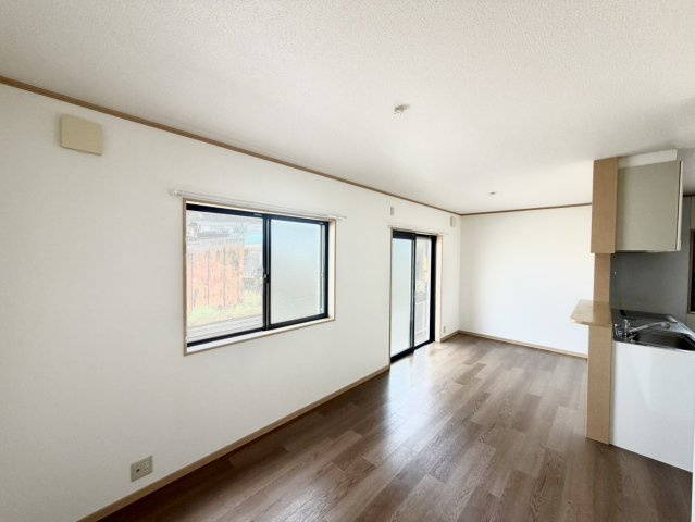 和歌山市有本　中古一戸建ての居間・リビング