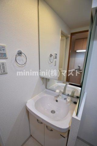 大阪市東成区中道１丁目の賃貸マンションの洗面所
