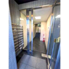 板橋区大山西町の賃貸マンションのエントランス