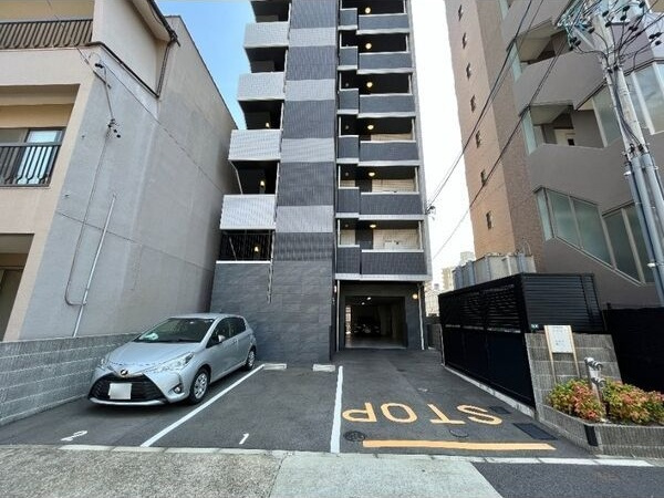 GRANDUKE大曽根の駐車場