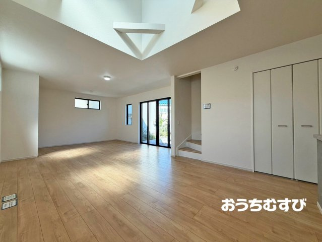 春日井市上条町1期(全1棟）の居間・リビング