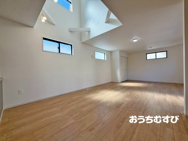 春日井市上条町1期(全1棟）の居間・リビング