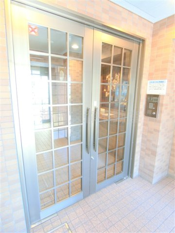 スカイヒルズ羽田のエントランス