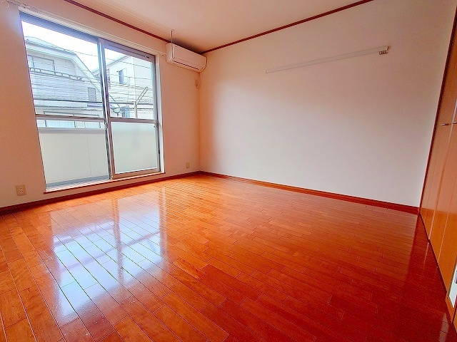 メゾンＵ・Ｓの居間・リビング|★キレイなフローリングのお部屋です★