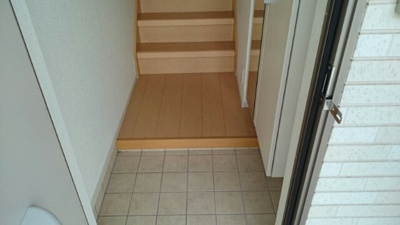 毎日通る玄関はこちらです