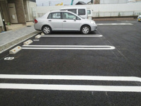 駐車場があるので、車を買う予定の方も安心です