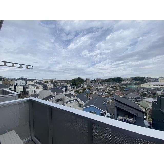 座間市南栗原１丁目のアパートのバルコニー