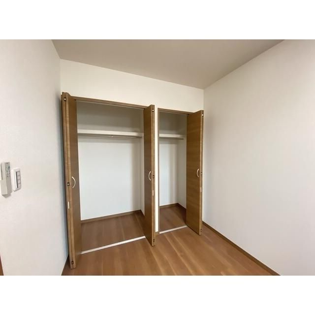 座間市南栗原１丁目のアパートの収納