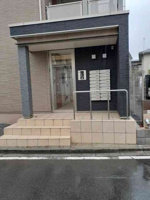 清潔なエントランスです
