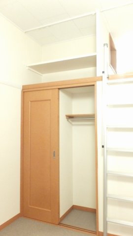内装は落ち着いています